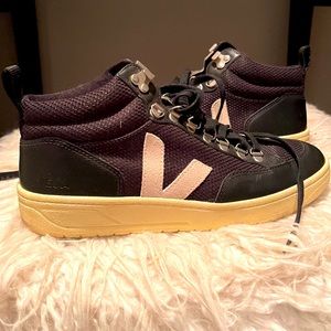 Veja high tops (9.5)